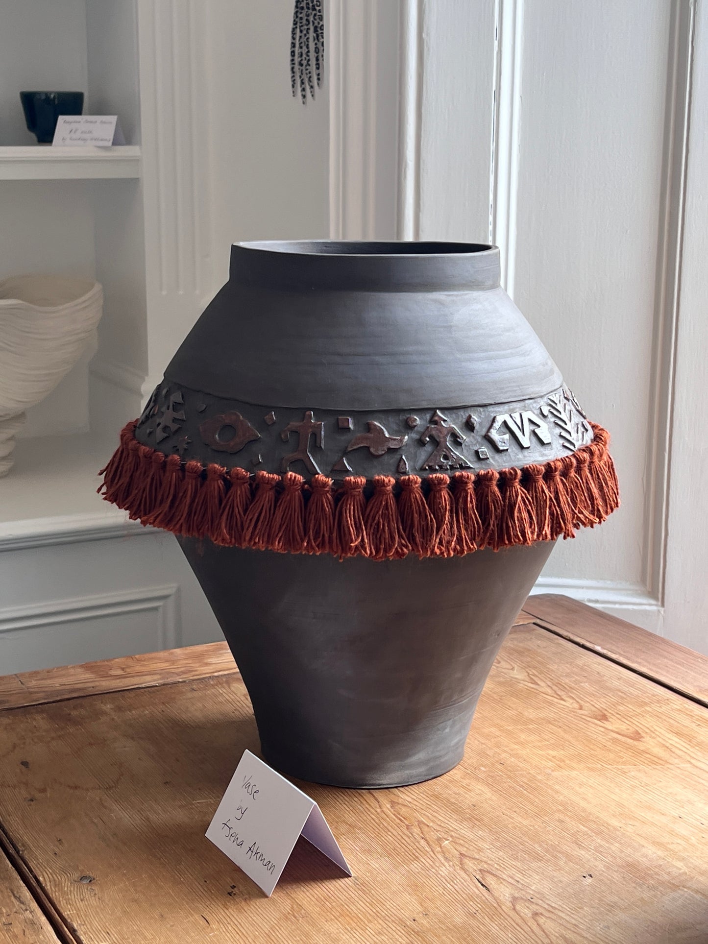 Gigil Vase